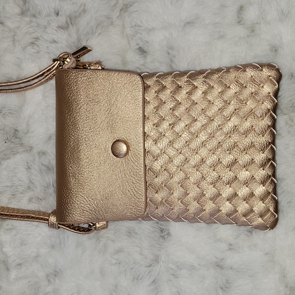 Gold weave crossbody purse. Very soft.